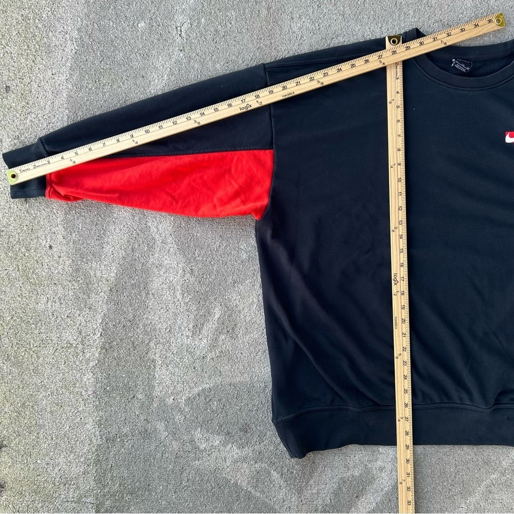 Nike Men's Black Sweater with Red and Blue Accents - Picture 6 of 10